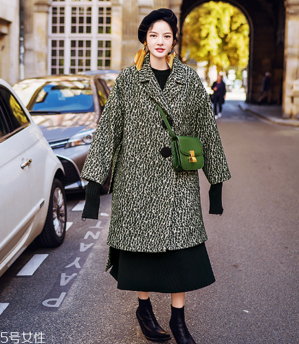豹紋外套如何搭配？這樣穿絕對(duì)時(shí)髦感爆棚