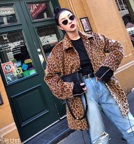 豹紋外套如何搭配？這樣穿絕對(duì)時(shí)髦感爆棚