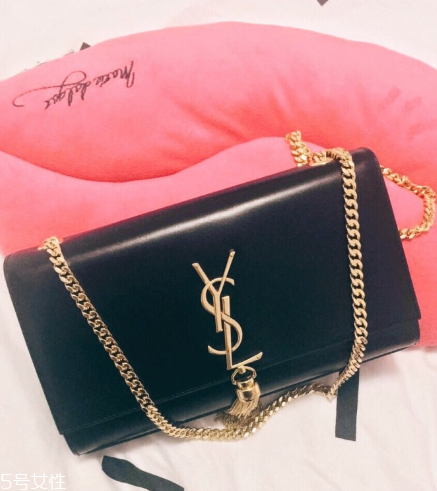 ysl流蘇包一共幾個尺寸？吸睛百分百的超級網(wǎng)紅