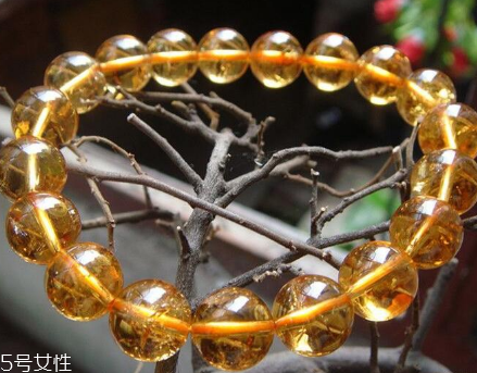 黃水晶可以戴著睡覺嗎？這些情況下不適合佩戴