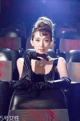 奧黛麗赫本妝容怎么畫教程 時代經(jīng)典復古妝容 奧黛麗赫本妝容怎么畫教程 時代經(jīng)典復古妝容