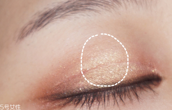 大地色眼影是什么顏色？上班族大眼妝教程