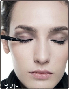 眼線卸不干凈會(huì)怎樣？關(guān)于眼線的小秘密