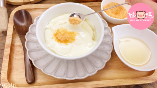 豆腐花怎么做更滑更嫩 香滑豆腐花的做法 豆腐花怎么做更滑更嫩 香滑豆腐花的做法