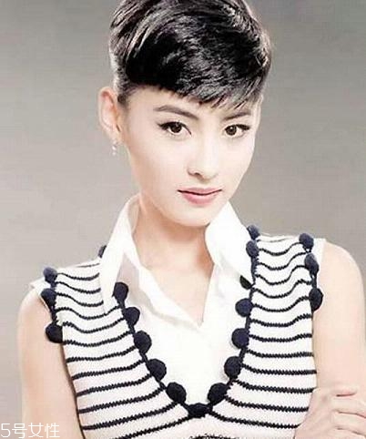 奧黛麗赫本妝容怎么畫教程 時代經(jīng)典復古妝容 奧黛麗赫本妝容怎么畫教程 時代經(jīng)典復古妝容