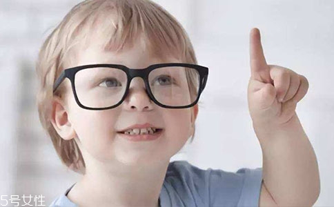 哪些因素會影響寶寶的視力？8大因素需注意