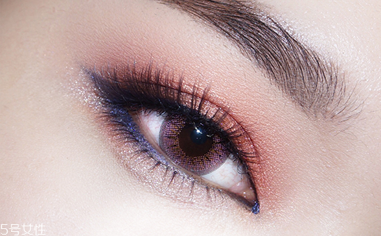 眼影需要卸妝嗎？閃亮海灘眼妝教程