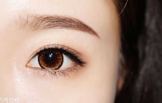 2018秋冬酒紅色眼妝怎么畫？神秘又有女人味的妝容