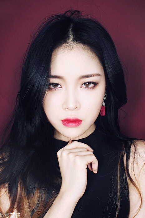 西柚色眼影怎么畫？教你畫高冷女神妝容