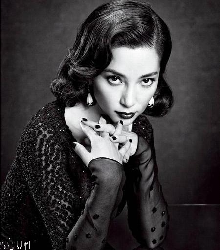 奧黛麗赫本妝容怎么畫教程 時代經(jīng)典復古妝容 奧黛麗赫本妝容怎么畫教程 時代經(jīng)典復古妝容