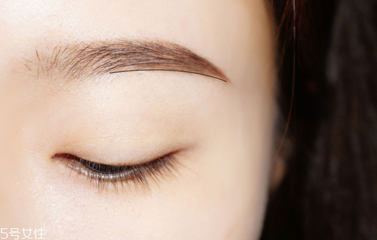 2018秋冬酒紅色眼妝怎么畫？神秘又有女人味的妝容