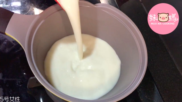 豆腐花怎么做更滑更嫩 香滑豆腐花的做法 豆腐花怎么做更滑更嫩 香滑豆腐花的做法