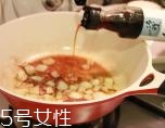 沒有冰箱臘腸怎么保存？懸掛陰涼通風(fēng)處