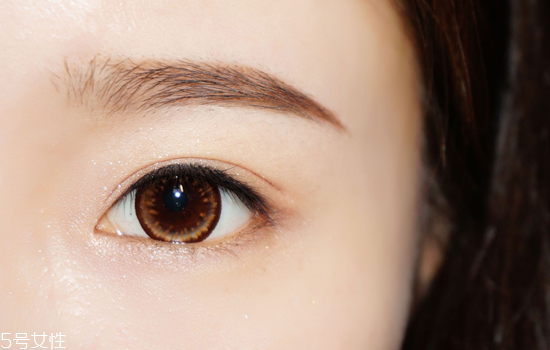 2018秋冬酒紅色眼妝怎么畫？神秘又有女人味的妝容