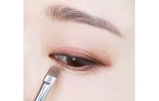 豆沙色眼妝怎么畫？超受歡迎的空氣眼妝畫法