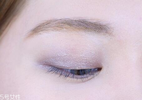 西柚色眼影怎么畫？教你畫高冷女神妝容