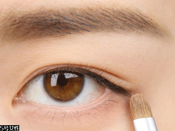 豆沙色眼妝怎么畫？超受歡迎的空氣眼妝畫法