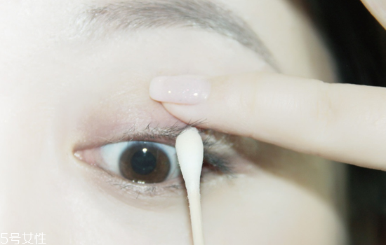 豆沙色眼妝怎么畫？超受歡迎的空氣眼妝畫法