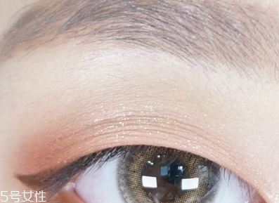 單眼皮怎么化大眼妝？媲美開眼角的大眼妝