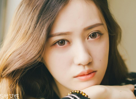 臥蠶妝需要什么化妝品？加倍放大雙眼