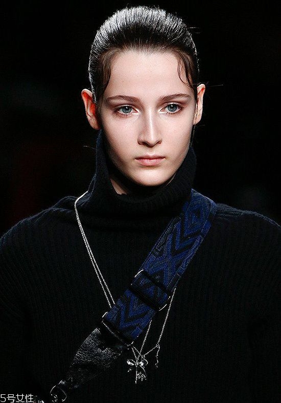 淑女妝怎么畫(huà)清新自然？教你化一個(gè)撩倒男神的妝