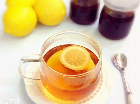 冰糖燉檸檬怎樣才不苦 教你兩個(gè)小妙招 冰糖燉檸檬怎樣才不苦 教你兩個(gè)小妙招