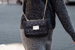 鏈條包適合冬天背嗎？教你做個(gè)包達(dá)人