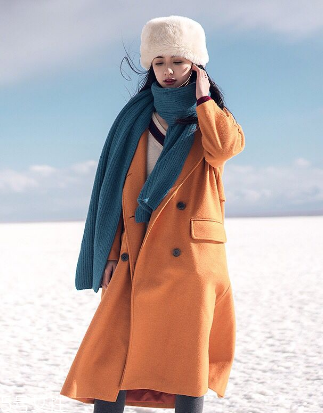 純色呢大衣怎么搭配？這樣搭美到沒朋友