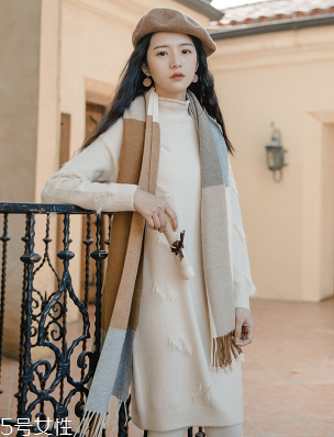 冬天內(nèi)搭怎么穿？一件毛衣搞定冬天內(nèi)搭難題