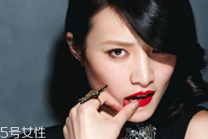 個(gè)性壞女孩妝容教程 學(xué)會(huì)快速化妝 個(gè)性壞女孩妝容教程 學(xué)會(huì)快速化妝