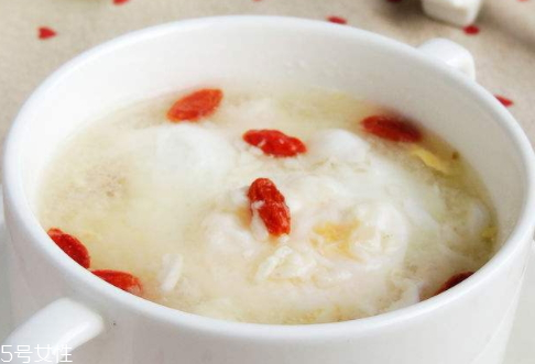 酒釀發(fā)紅能吃嗎 建議不要喝 酒釀發(fā)紅能吃嗎 建議不要喝