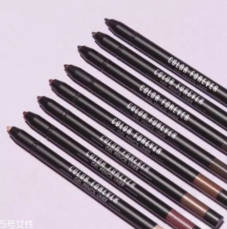 眼線膠筆和眼線液筆哪個(gè)好？看看兩者區(qū)別