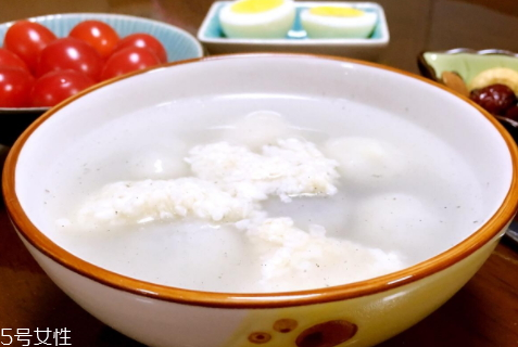 酒釀發(fā)霉了還能吃嗎 建議不要食用 酒釀發(fā)霉了還能吃嗎 建議不要食用