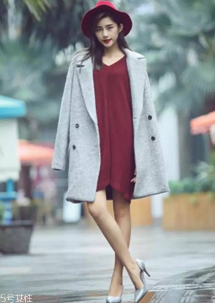 酒紅色服裝搭配技巧 今年冬天最流行的顏色 酒紅色服裝搭配技巧 今年冬天最流行的顏色