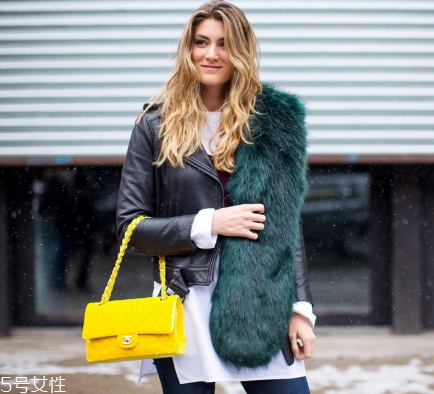 皮草披肩怎么搭配？分分鐘撩倒男神