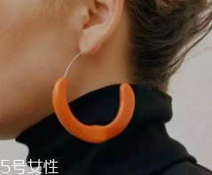 耳飾該怎么挑選？大臉適合耳釘