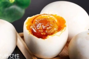 咸鴨蛋黃怎么做好吃 美味蛋黃酥 咸鴨蛋黃怎么做好吃 美味蛋黃酥