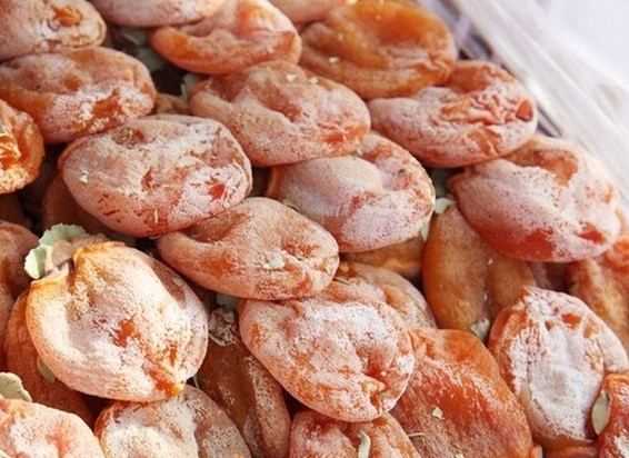 喉嚨痛能吃柿餅嗎 柿餅鈣質(zhì)高6倍 喉嚨痛能吃柿餅嗎 柿餅鈣質(zhì)高6倍