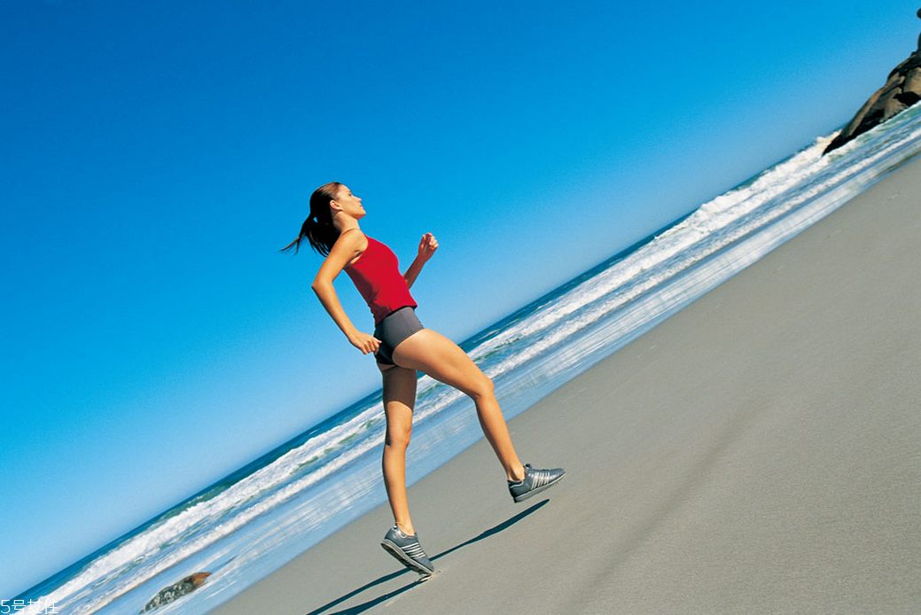 原地跑步和跑步一樣嗎 二者不一樣 原地跑步和跑步一樣嗎 二者不一樣