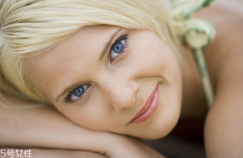 開眼角拆線后怎么清潔眼部？開眼角后可以適當洗臉清潔