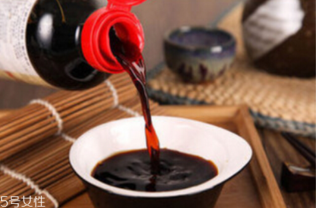 開(kāi)眼角后多久可以吃辣？開(kāi)眼角后不宜吃過(guò)多醬油