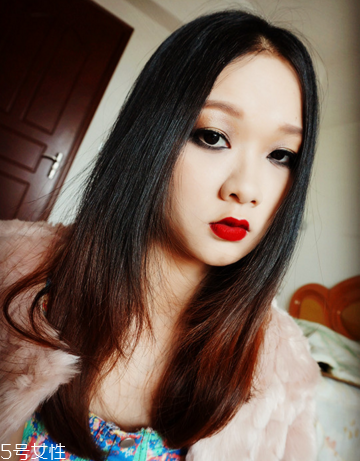 個(gè)性壞女孩妝容教程 學(xué)會(huì)快速化妝 個(gè)性壞女孩妝容教程 學(xué)會(huì)快速化妝