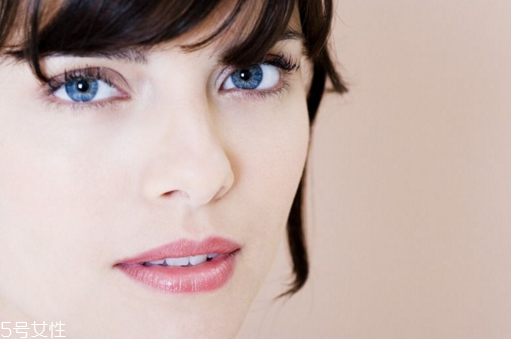 開眼角拆線后怎么清潔眼部？開眼角后可以適當洗臉清潔