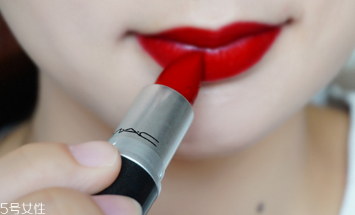 個(gè)性壞女孩妝容教程 學(xué)會(huì)快速化妝 個(gè)性壞女孩妝容教程 學(xué)會(huì)快速化妝