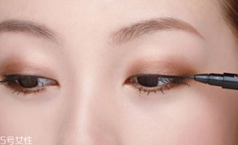 眼線液筆不出水怎么辦？畫眼線的常見誤區(qū)