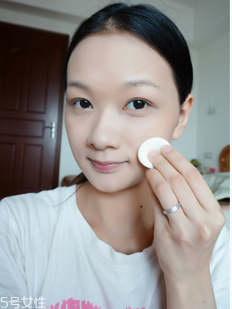 個(gè)性壞女孩妝容教程 學(xué)會(huì)快速化妝 個(gè)性壞女孩妝容教程 學(xué)會(huì)快速化妝