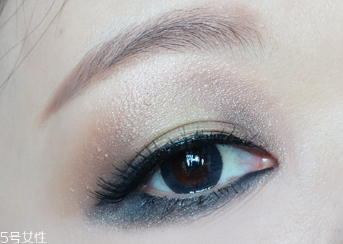 個(gè)性壞女孩妝容教程 學(xué)會(huì)快速化妝 個(gè)性壞女孩妝容教程 學(xué)會(huì)快速化妝