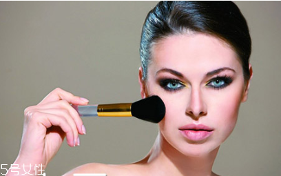 花瓣腮紅怎么做的？貌美又好用