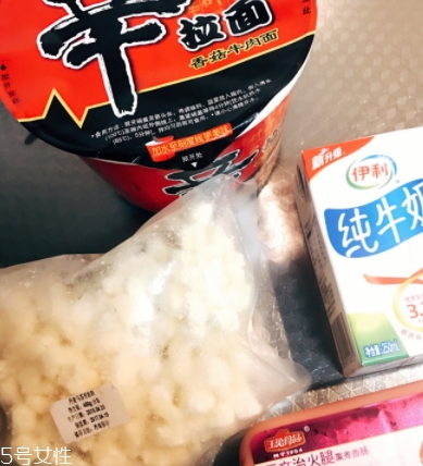 辛拉面和湯達(dá)人哪個(gè)好吃？