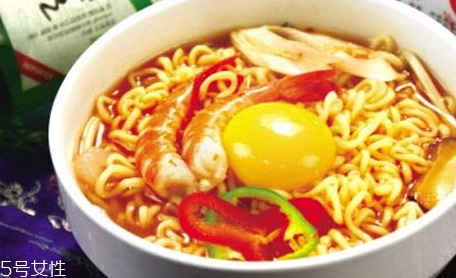 辛拉面和湯達(dá)人哪個(gè)好吃？